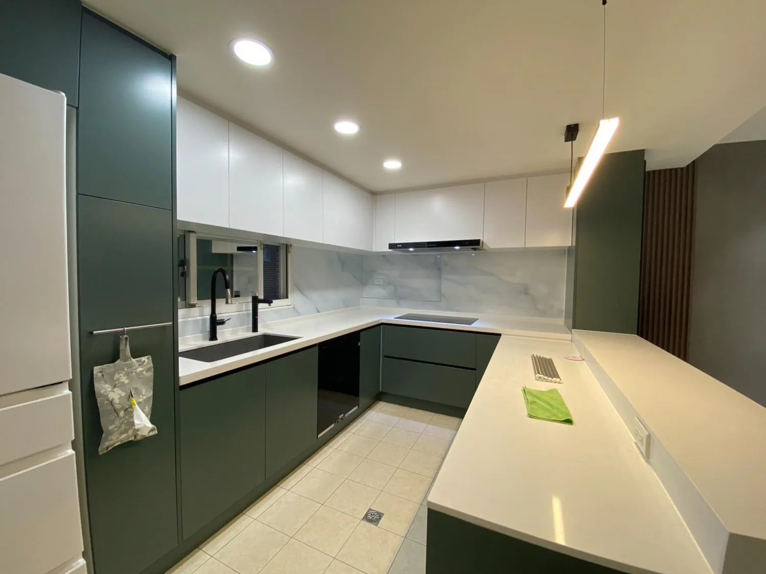 廚房石英石檯面細節-高質感與好清潔